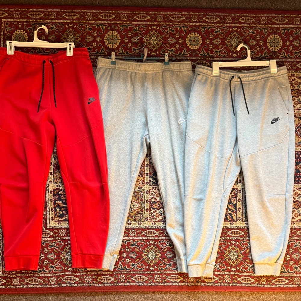 Nike Tech & Club Fleece Joggers Bundle – Red & Grey (Set of 3)